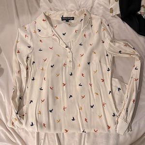 Living Doll cream colored long sleeve shirt with birds. Super cute! Size M